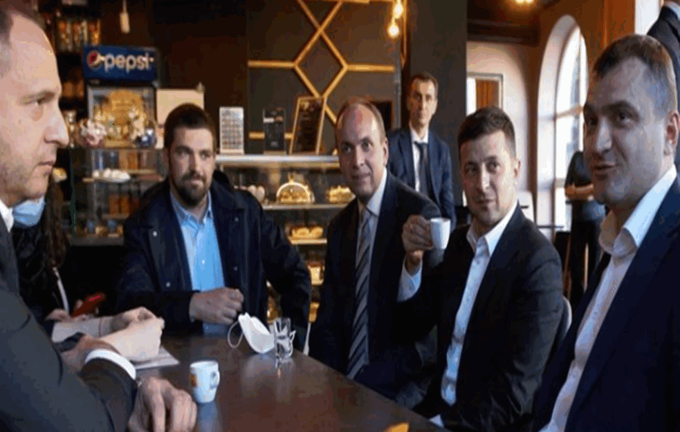 Zbog KAFE ZA PREDSEDNIKA kažnjen lokal: Zelenski pio kafu kada je vladala zabrana